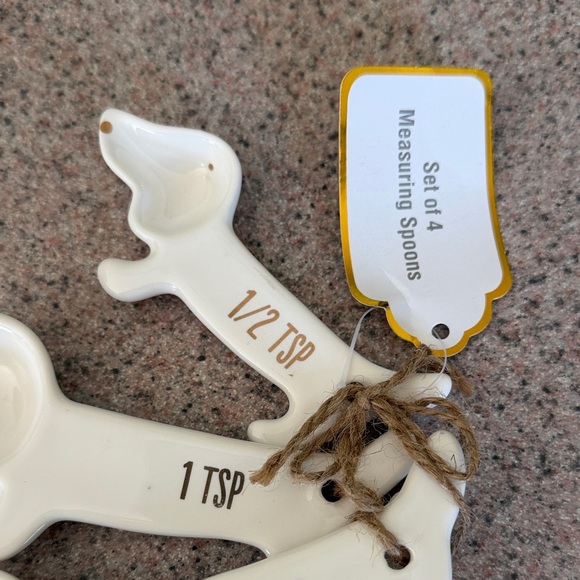 VOTUM White Dachshund Ceramic Measuring Spoon Set – Set of 4 Cute Weiner Dogs - Picture 3 of 7